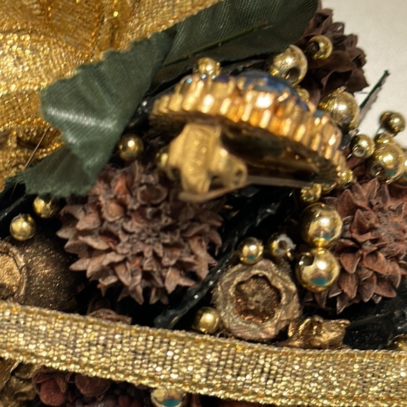 Made in Austria blue Prong set Rhinestone Clip Earrings Vintage - 7/8” - Picture 3 of 4